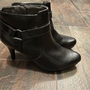 Life Stride Black Heeled Ankle Boots